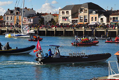 Suivi du départ d'une course nautique en mer